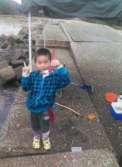 流木ロッドでサビキ釣り　仕掛はボウズのがれです★