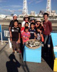 マリーナシティでサビキ釣り、アジ・グレ・アイゴ好釣！