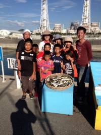 マリーナシティでサビキ釣り、アジ・グレ・アイゴ好釣！