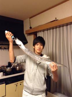 渋い状況の中ワインドでタチウオ2本