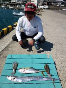 好調青物★釣りガールが飲ませでツバスGET★