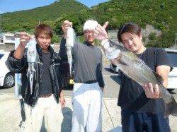 飲ませ釣りで青物にヒラスズキ！沖一文字内向き