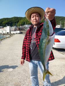 沖一文字でショアジギング、ハマチ43cm