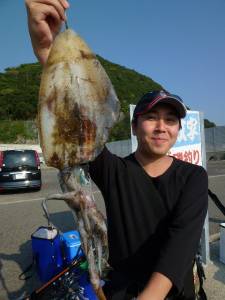 工場裏でアオリkg弱！ヤエン＆餌木釣果