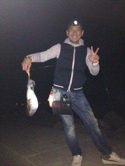 小島漁港にてエギング　沖向きで抱いてくれました( ´艸｀)