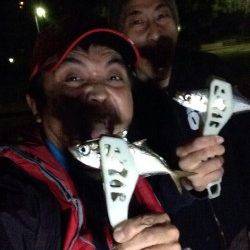 大阪南港でアジング、潮も効いていて一投一匹でした!!