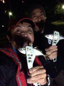 大阪南港でアジング、潮も効いていて一投一匹でした!!