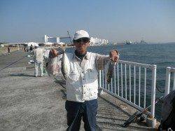 南港海釣り公園、飛ばしウキで29cmのアジ！！