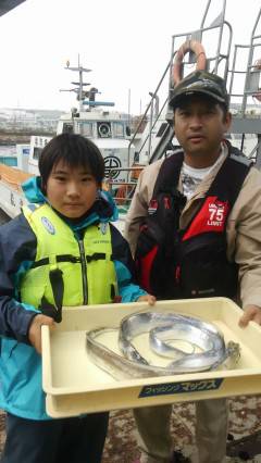 岸和田一文字　タチウオはエサでもルアーでも釣果あり