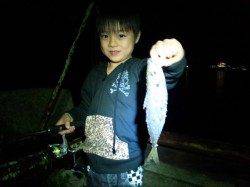 柴山港　エギングでアオリイカ＆アジングは親子対決☆