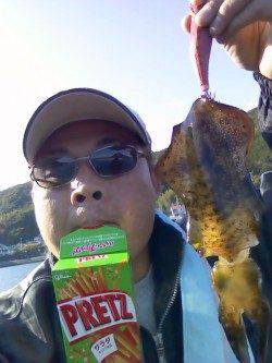 濱ノ瀬漁港でエギング　新子サイズのアオリイカ