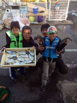 マリーナシティ海釣り公園　フカセ釣りでチヌ…
