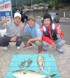 神谷一文字、飲ませ釣りで72cmのメジロをキャッチ