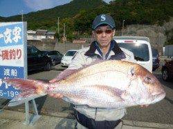 かご釣りでお見事！マダイ78cm！！