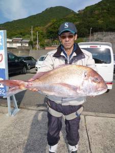 かご釣りでお見事！マダイ78cm！！