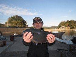 串本の磯　グカセでグレ46.6cm出た