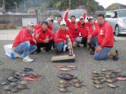 萩尾の磯、胴付きでカワハギ大漁です☆