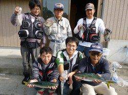 湯浅の磯でアオリイカ・ハマチの釣果