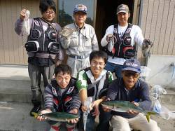 湯浅の磯でアオリイカ・ハマチの釣果