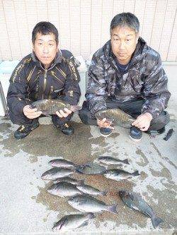 2人でフカセ、グレ10匹オーバーの釣果