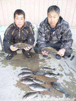 2人でフカセ、グレ10匹オーバーの釣果