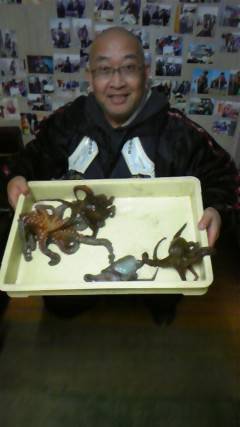 【2日】渡船を利用してのタコ釣り　4ハイ計…