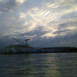 居残りのタチウオ狙い、明るくなった時ガツンときました！