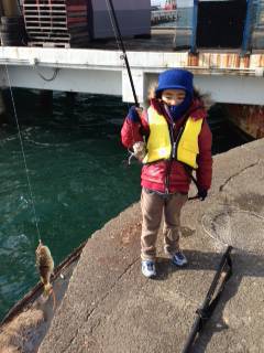 カレイ狙いに食コンへ…キスがかかるも続かず…