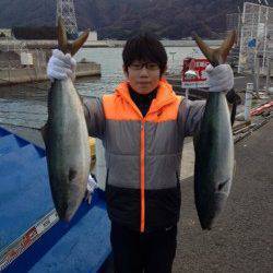 マリーナシティ海洋釣り堀　お正月のマダイ・青物GET