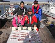 黒島の筏 シラサをエサにマダイとハマチ！