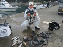 串本の磯　フカセでグレ〜38cm19尾