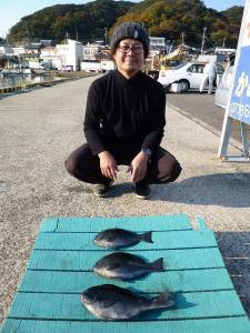 神谷沖一文字でカゴ釣り〜グレにタイにウマヅ…