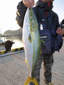 ルアーで青物狙い！神谷沖一文字内向きにて