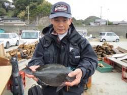 昼前から強風が...萩尾の磯でフカセ釣り