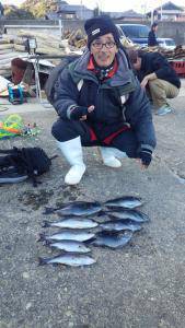 八丈でフカセ　風が強いなか良く釣られていま…