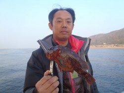 須磨海づり公園、投げ釣りで28cmのガシラ！