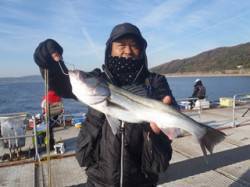 須磨海づり公園、ウキ流し釣りでハネ53cm…