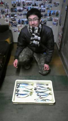 旧一文字赤灯 で30cmクラスのアジにサバ…