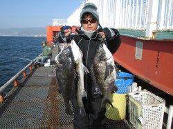 尼崎市魚つり公園　初釣りはハネ＆チヌで開園