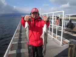 尼崎市魚つり公園、図の釣りで58cmのハネ…