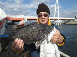 尼崎市魚つり公園　ウキ釣りでハネ・セイゴ・…