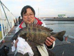 【暖かい一日でした】尼崎市魚つり公園でチヌ&セイゴ