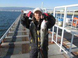 尼崎市魚つり公園、シラサのウキ釣りでハネ・チヌ