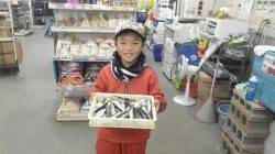 堺堤防と堺漁港で釣りボーイ&ガールがアジ大漁！