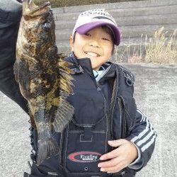 東二見で、1匹目に尺サイズがヒット♪