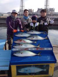 マリーナシティ海洋釣り堀で青物を楽しみまし…