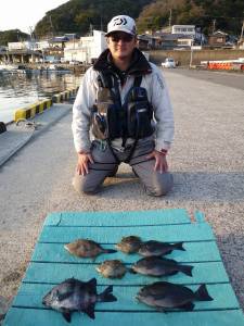 神谷一文字　カゴ釣りでグレ＆サンバソウの釣…