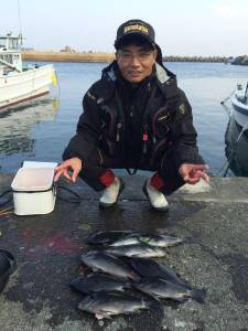 いいサイズが釣れています！サバの壁でフカセグレ