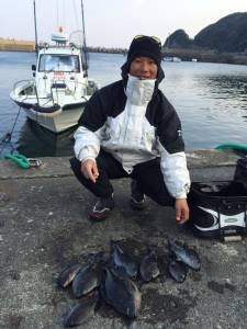 うねりがきつかったですがグレ釣れました!(^^)!　萩尾の磯