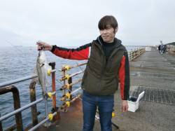 寒い日の貴重な一本！大阪南港魚つり園での釣…